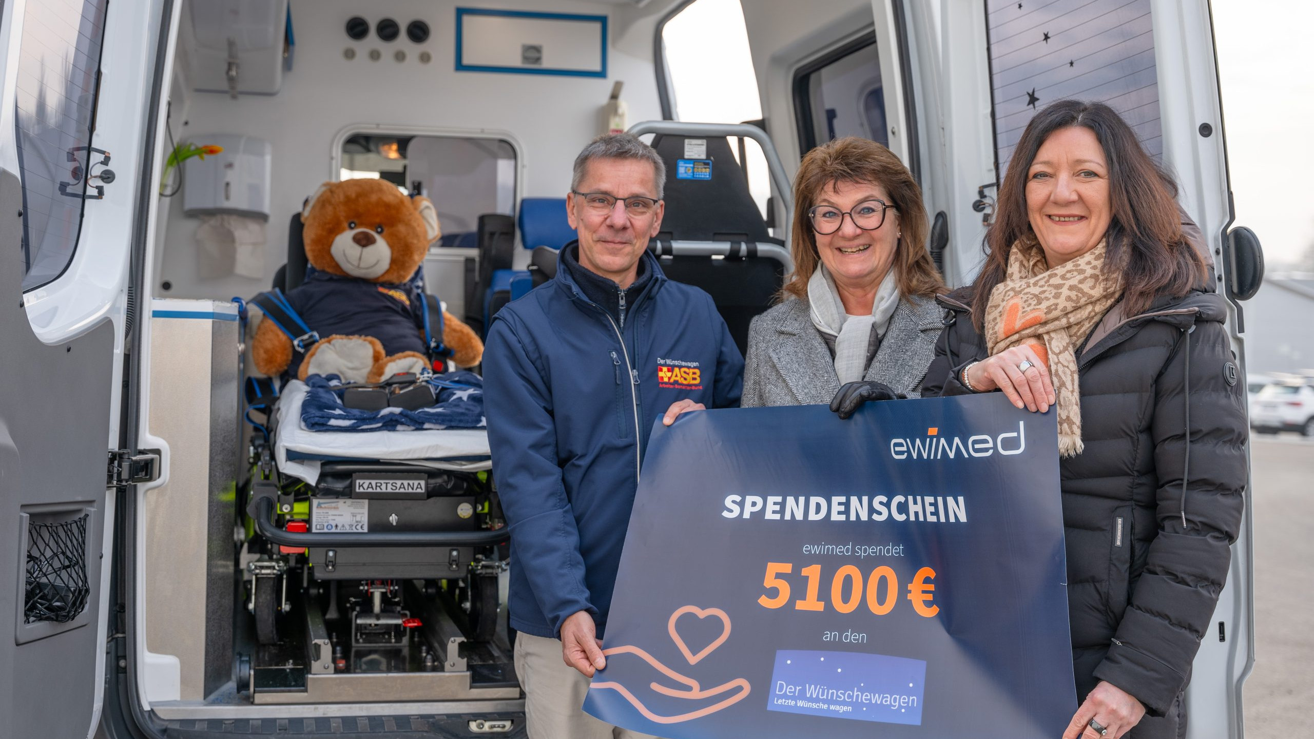 Spende an den ASB-Wünschewagen